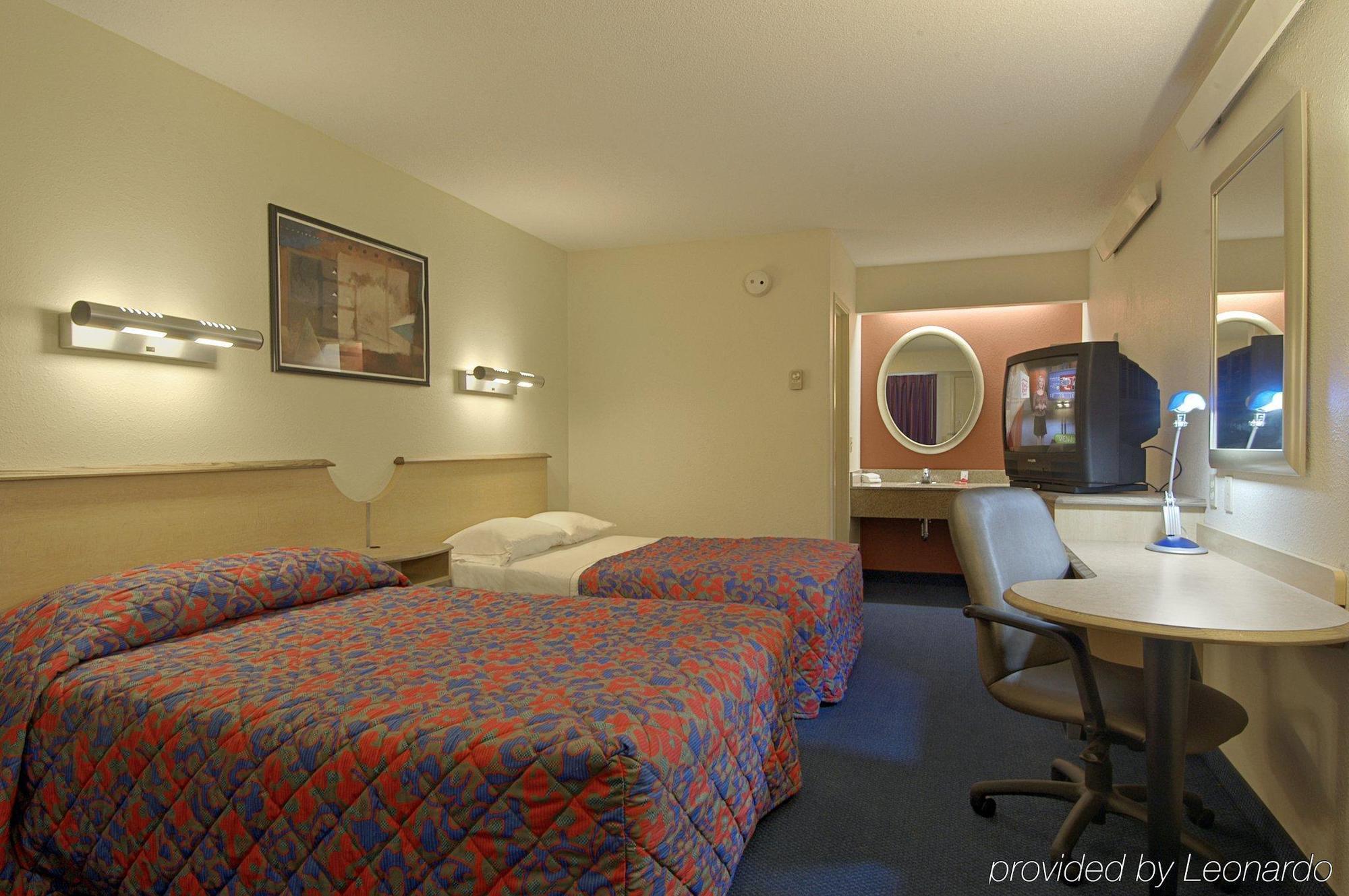 Red Roof Chicago - Motel 2*