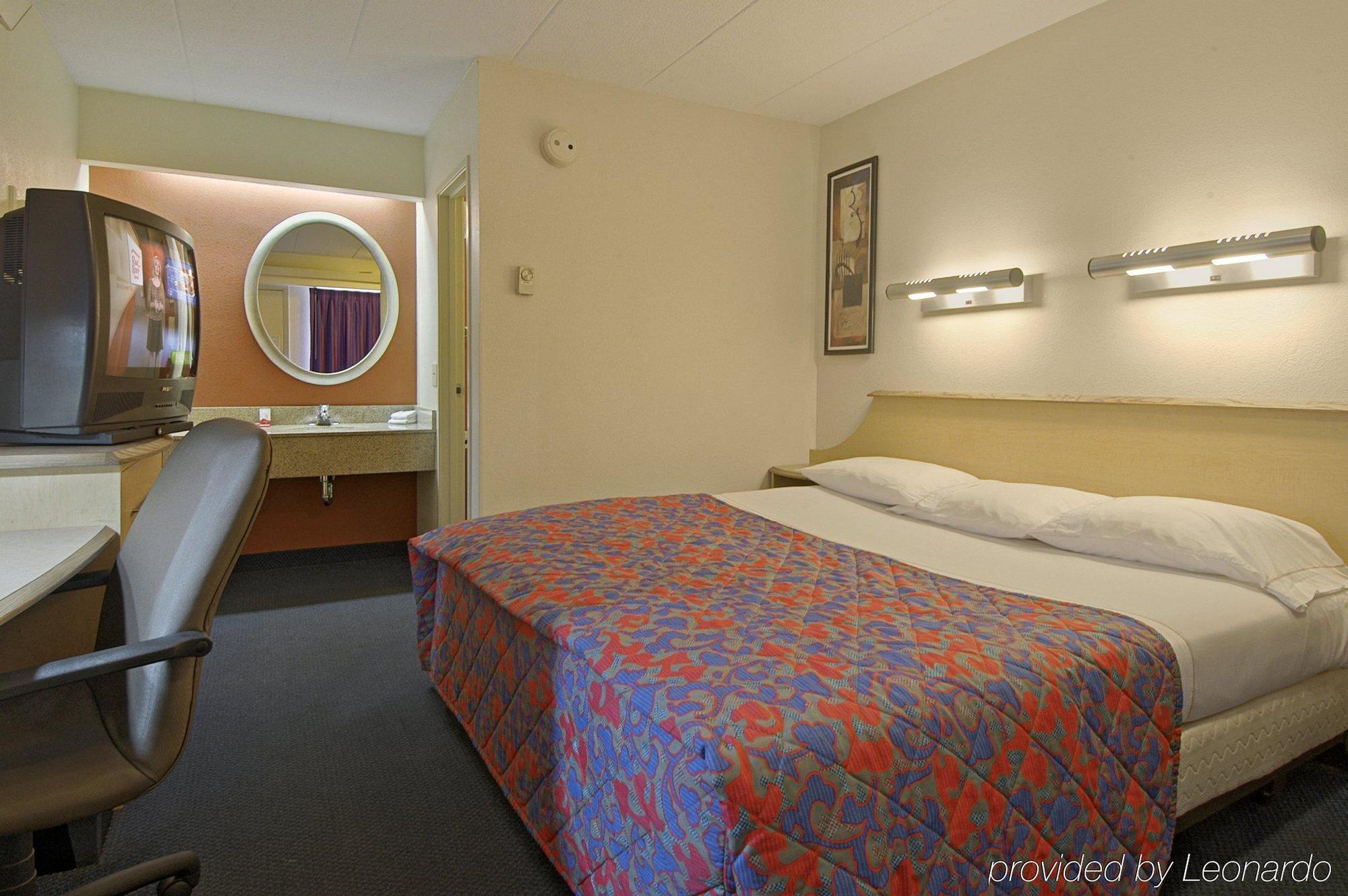 Motel Red Roof Chicago - 2*